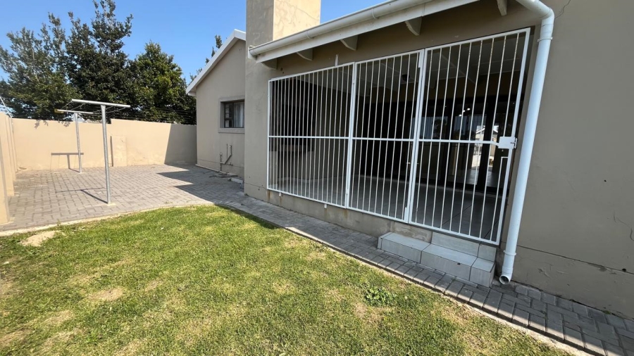 To Let 4 Bedroom Property for Rent in Fountains Estate Eastern Cape
